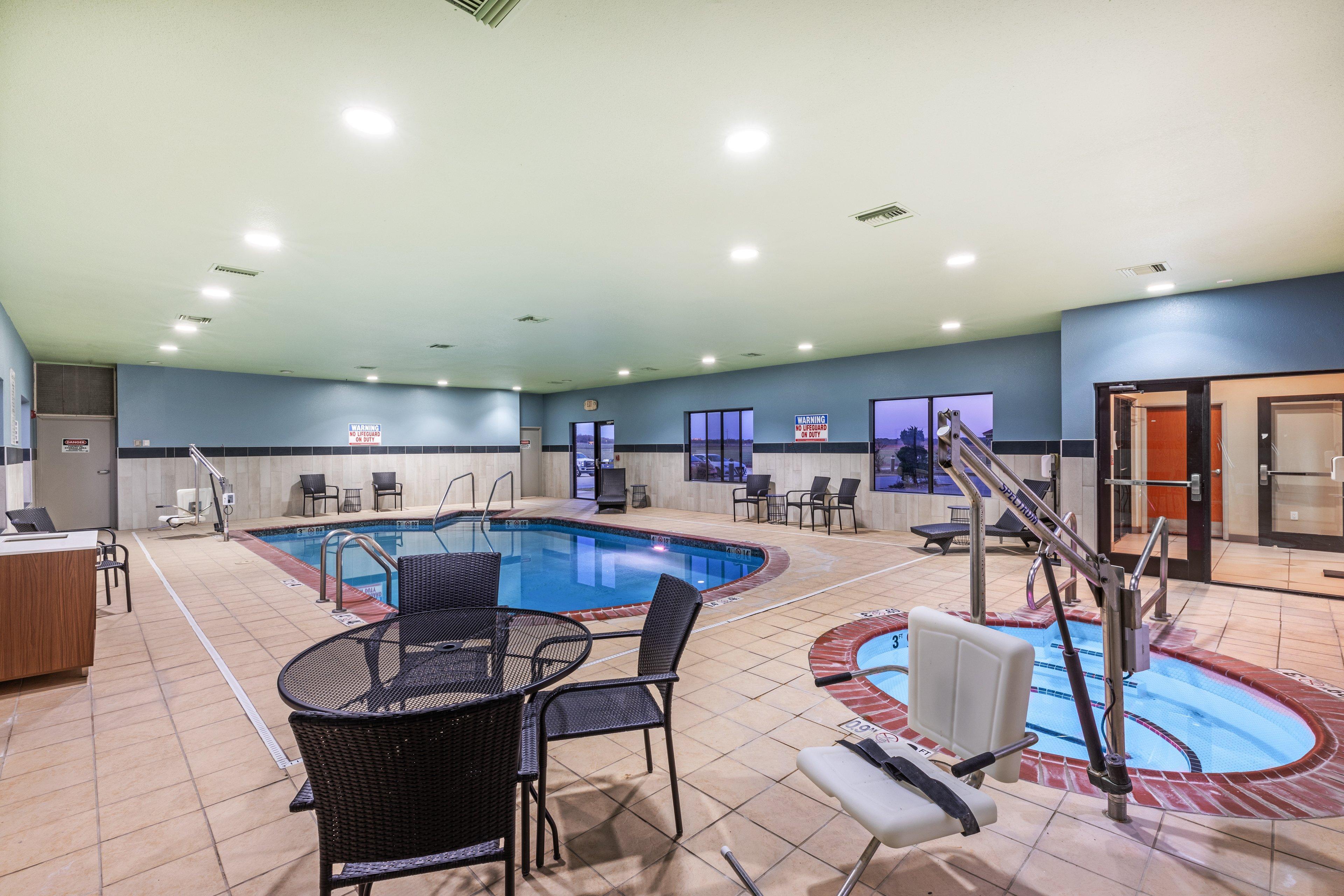 Holiday Inn Express And Suites Pryor By Ihg Lusta Ngoại thất bức ảnh